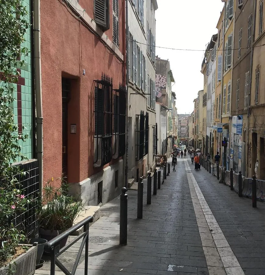 Ferienwohnung LA CASA DES PETITES MARIES terrasse clim wifi Marseilles 0*,