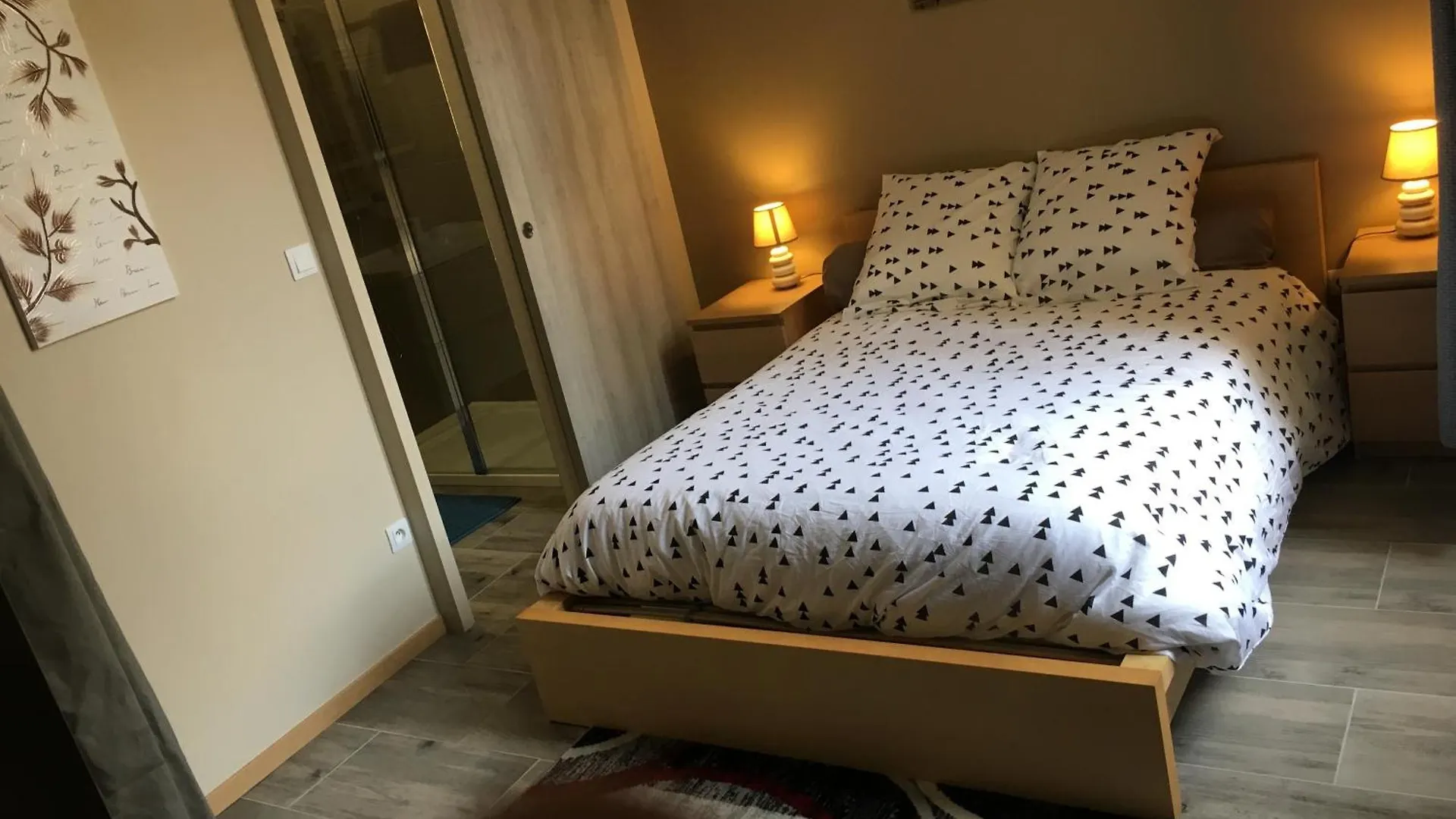 Ferienwohnung LA CASA DES PETITES MARIES terrasse clim wifi Marseilles
