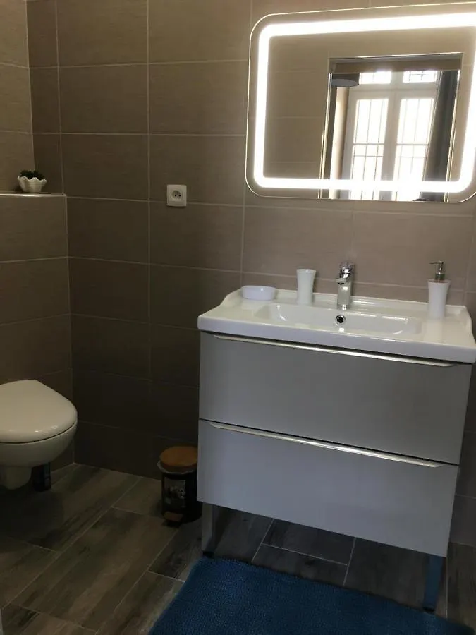 Ferienwohnung LA CASA DES PETITES MARIES terrasse clim wifi Marseilles Apartment