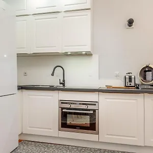 Apartment Nouvel De Caractere Et Climatise A La Joliette, Marseilles